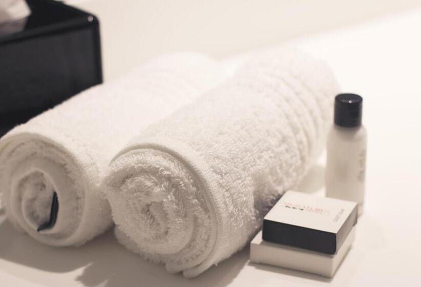 كابينة, Onomo Hotel Waterfront