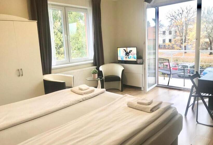 اتاق لوکس با بالکن, Fresh House