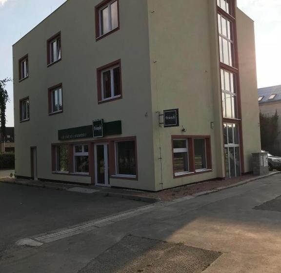 اتاق لوکس, Fresh House