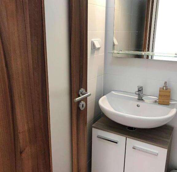 اتاق لوکس, Fresh House