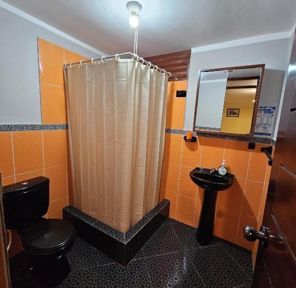 اتاق استاندارد سه نفره, Anita Hostal