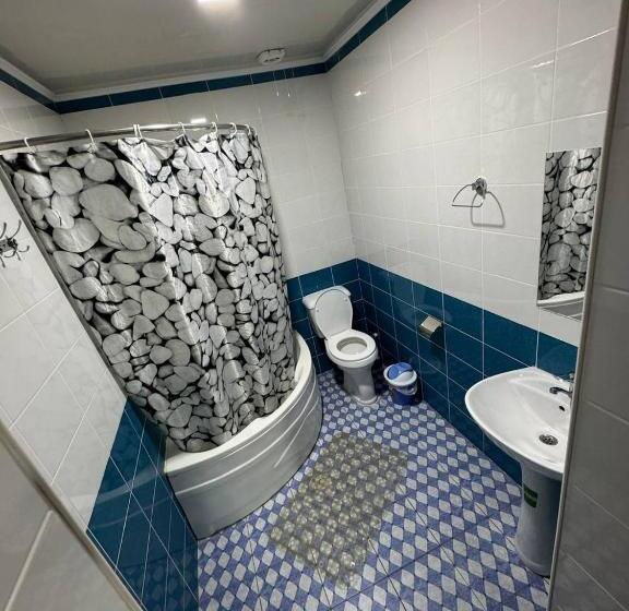 غرفة قياسية رباعية, Art House Boutique