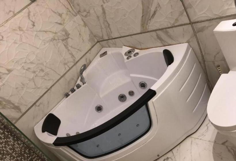 标准间带漩涡浴缸, Open Hotel Riyadh