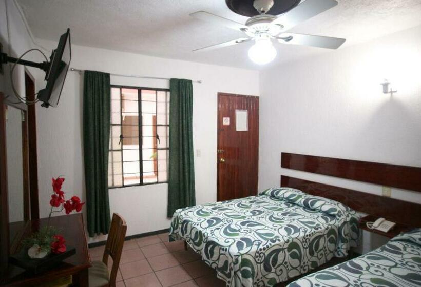 غرفة قياسية, Maria De Lourdes