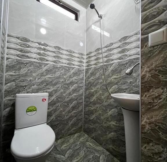 غرفة أساسية ثلاثية, Papazo