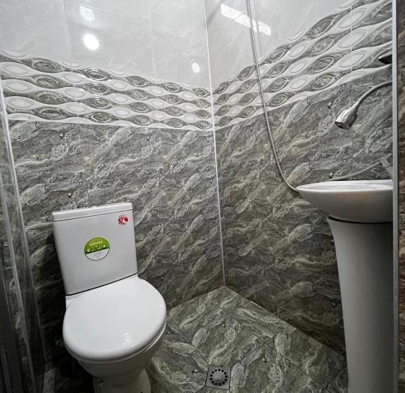 غرفة أساسية ثلاثية, Papazo