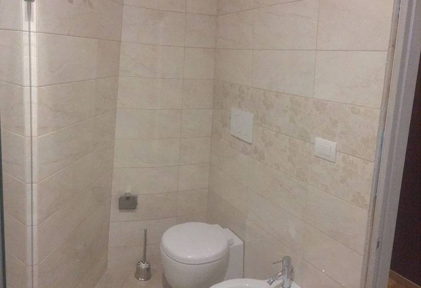 חדר דלוקס, Robin Rooms