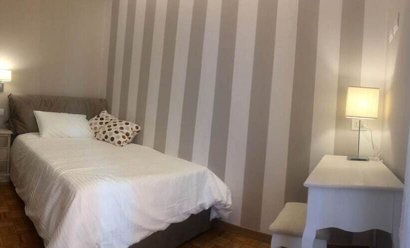 חדר סטנדרט יחיד, Robin Rooms