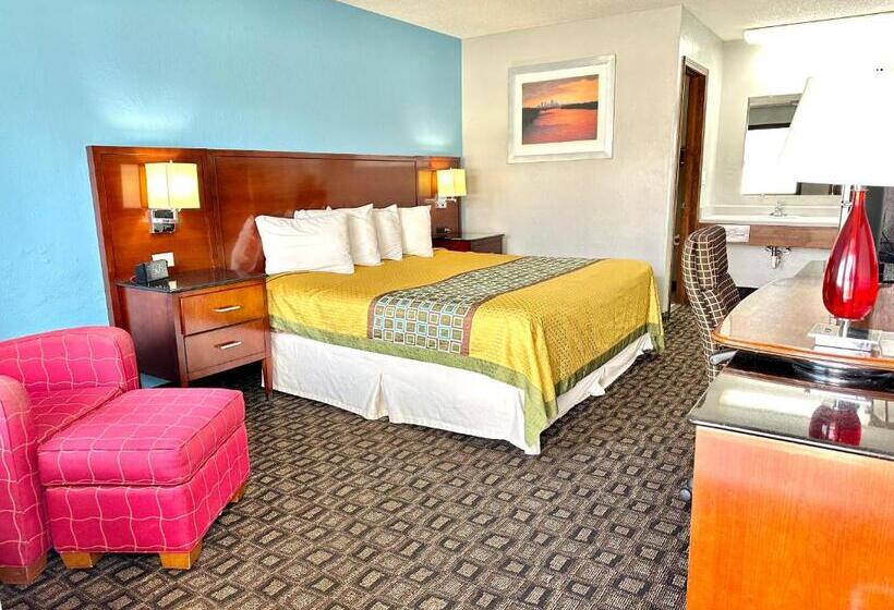 إستوديو قياسى سرير كينج, Lakes Inn