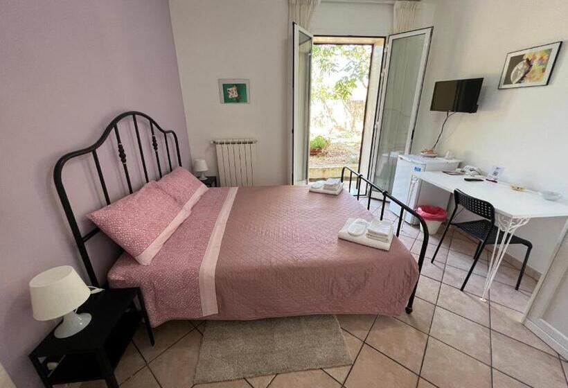 带共用浴室的标准房间, Beb Brusce  Franco E Tina