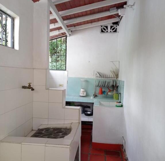 بنجلو عائلى, Las Cabanas De Pino Hostel