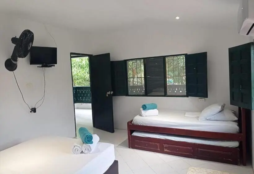 Standard Neljän Hengen Huone, Las Cabanas De Pino Hostel