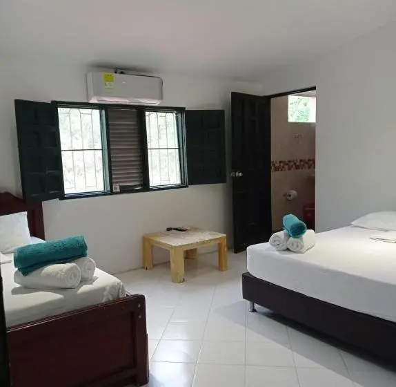 Standard Neljän Hengen Huone, Las Cabanas De Pino Hostel