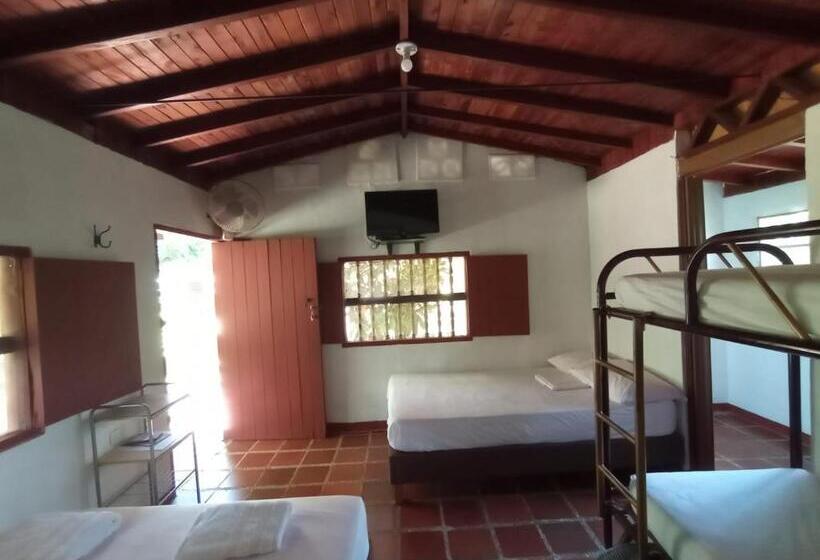 بنجلو عائلى, Las Cabanas De Pino Hostel