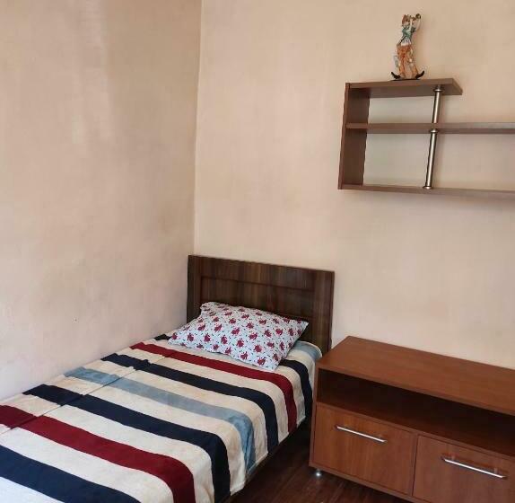 Economy Triple Room, Guest House Family