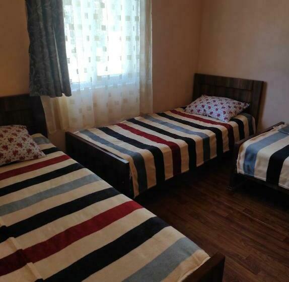 Economy Triple Room, Guest House Family