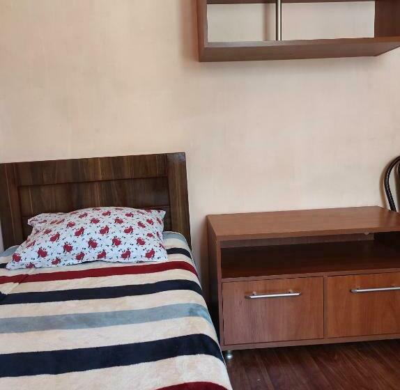 Economy Triple Room, Guest House Family