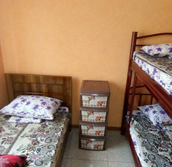 اتاق استاندارد سه نفره, Guest House Family