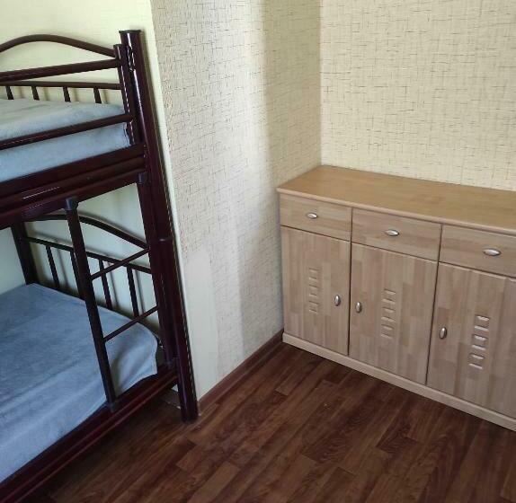 اتاق کلاسیک چهارنفره, Guest House Family