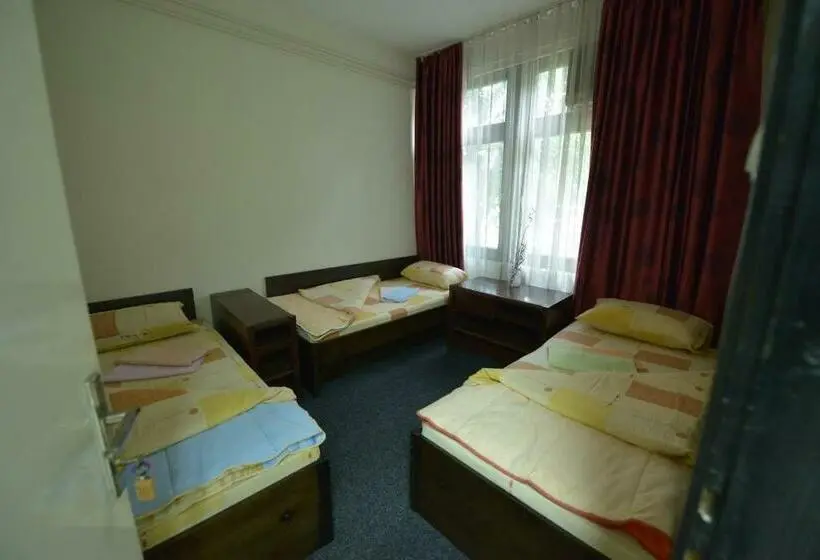 اتاق استاندارد سه نفره, Guesthouse Duga