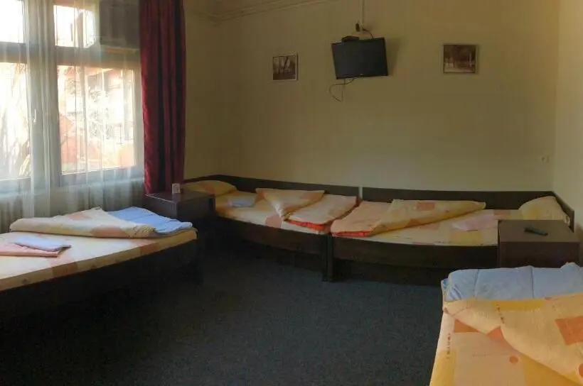 اتاق استاندارد چهار تخته, Guesthouse Duga