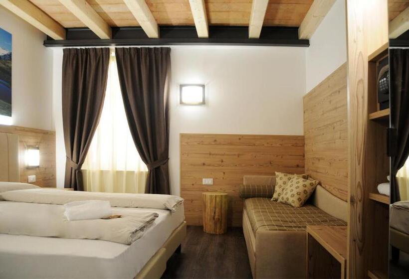 חדר סטנדרט לשלושה, Touring Hotel & Spa