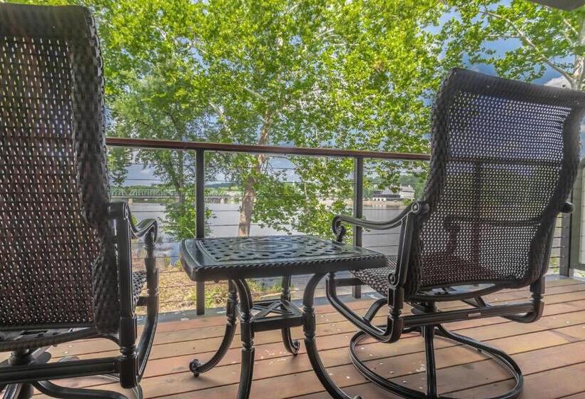 带大床的复式套间, Carriage House New Hope