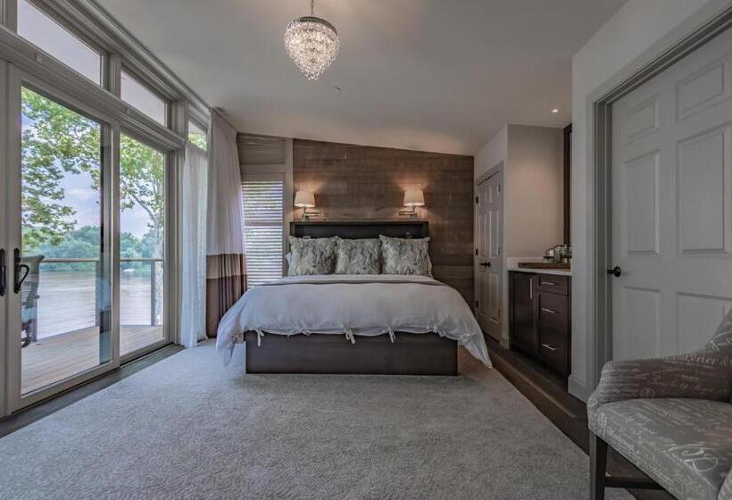 带大床的复式套间, Carriage House New Hope