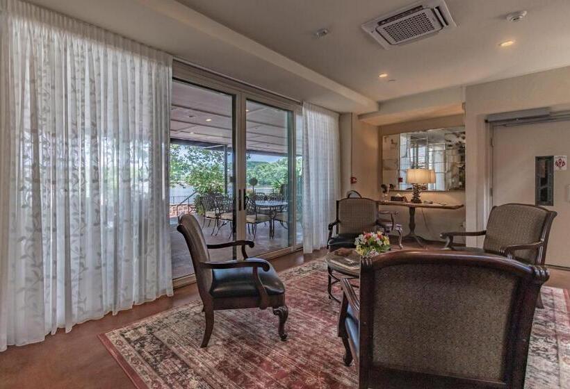 带大床的复式套间, Carriage House New Hope