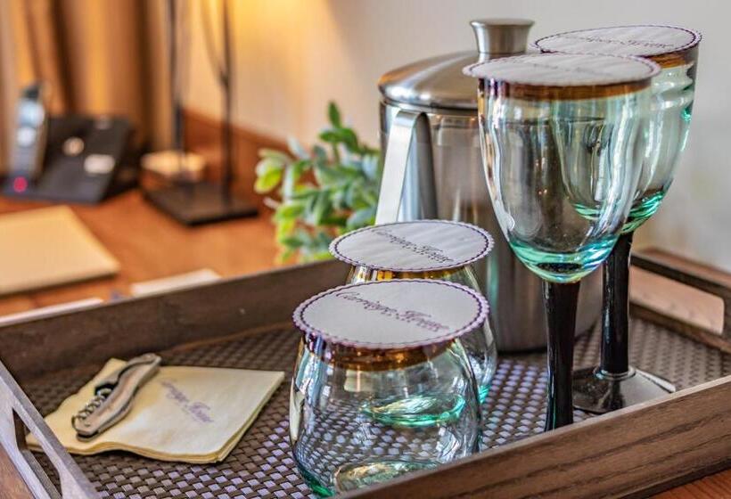 带大床的豪华间, Carriage House New Hope