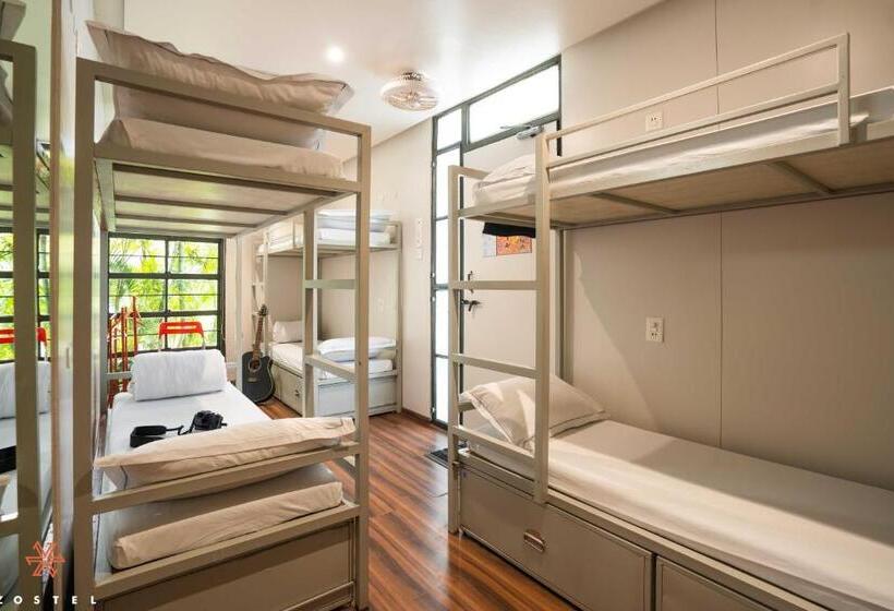 Кровать в Общей Комнате, Zostel Plus Panchgani