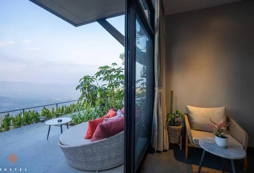 プレミアムルーム, Zostel Plus Panchgani