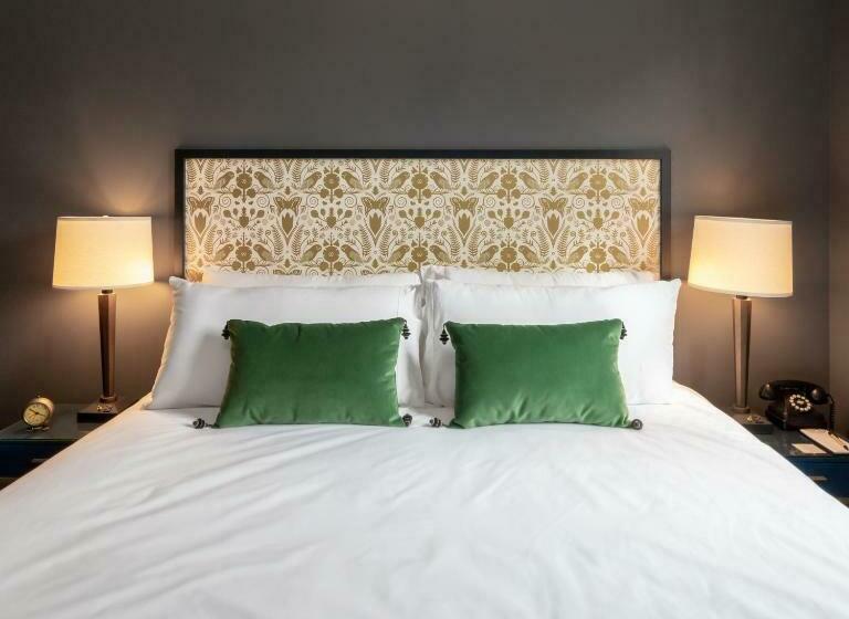 标准工作室, Atticus