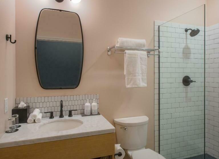 标准工作室, Atticus