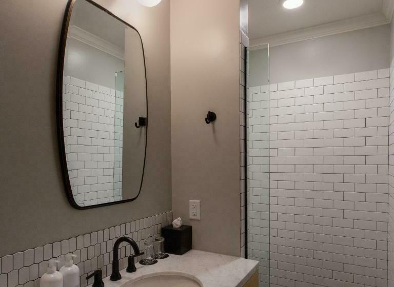 标准工作室, Atticus