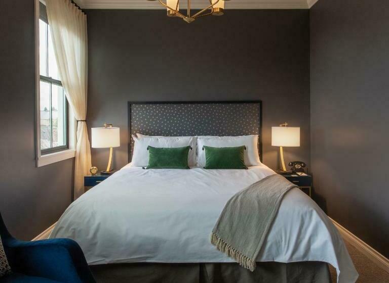 标准工作室, Atticus