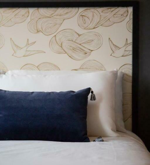 带大床的标准工作室, Atticus