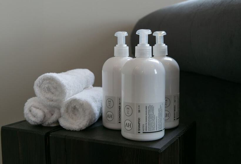 高级工作室, Atticus