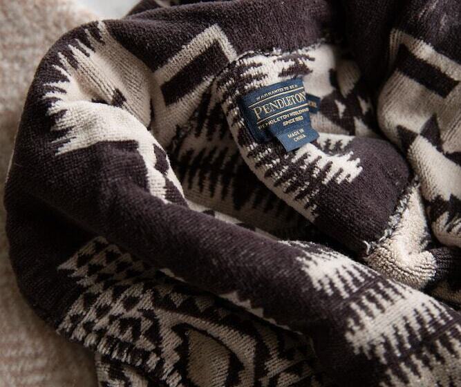 高级套房, Atticus