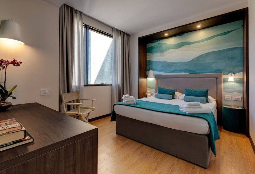 חדר סופריור, Fly Deco