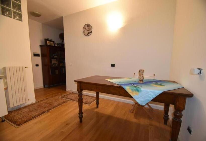 דירת שני חדרים, B&b Molinari