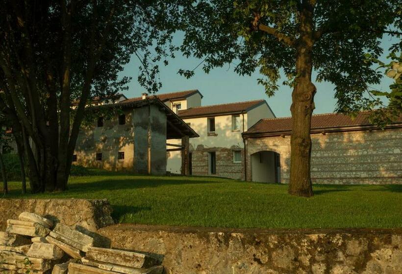 سوئیت جونیور با چشم‌انداز باغ, Agriturismo Relais Maddalene101