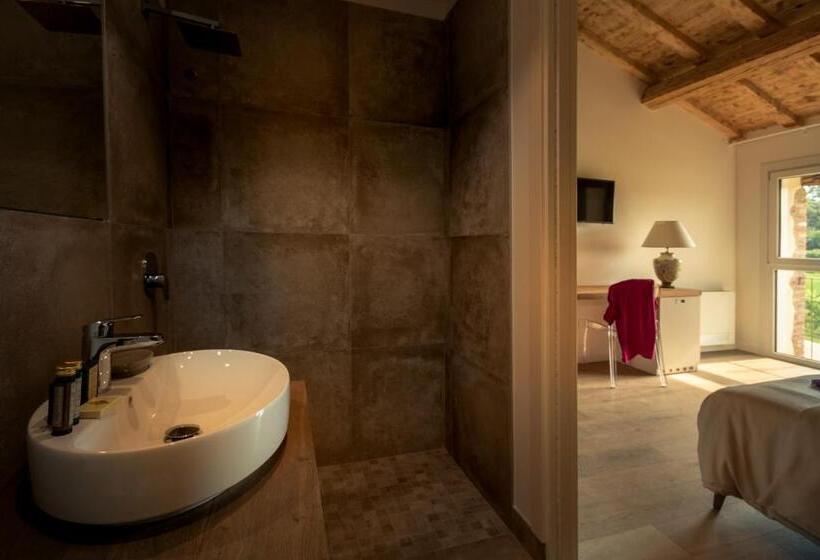 اتاق سوپریور با تخت بزرگ, Agriturismo Relais Maddalene101