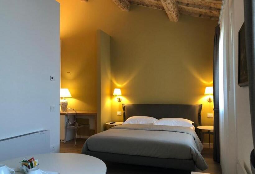 سوئیت جونیور با چشم‌انداز باغ, Agriturismo Relais Maddalene101