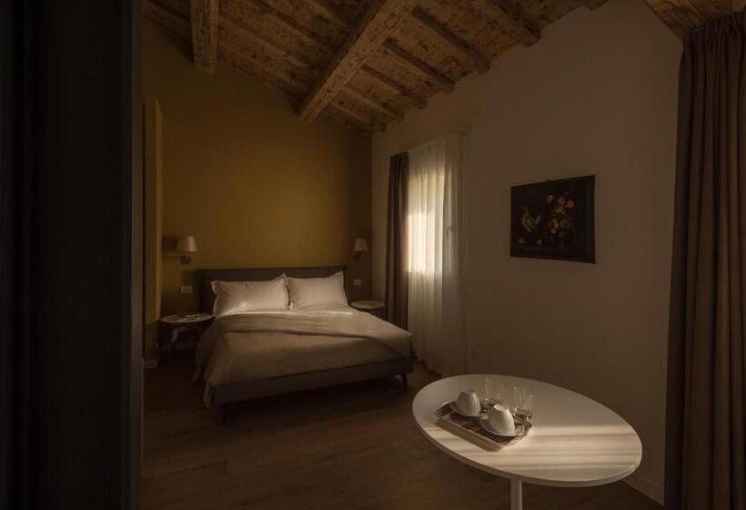 سوئیت جونیور با چشم‌انداز باغ, Agriturismo Relais Maddalene101