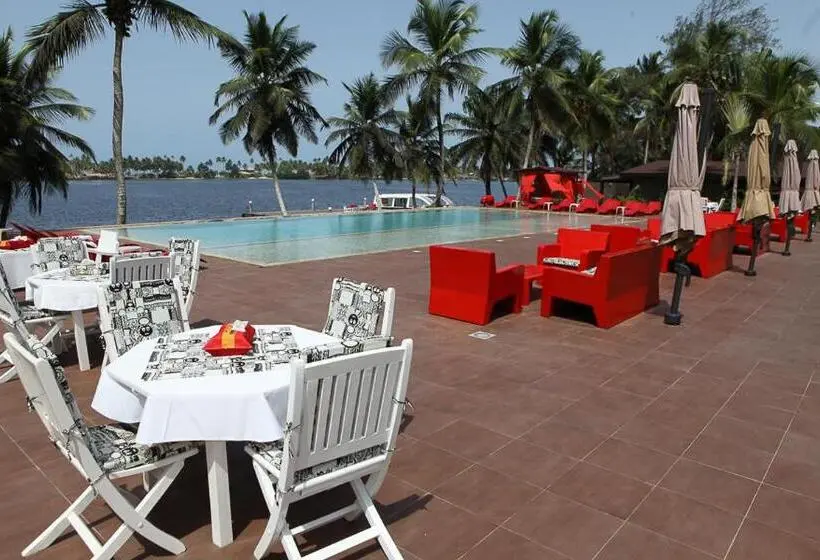 سوئیت با چشمانداز رودخانه, Coucoue Lodge