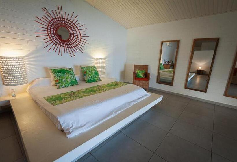 سوئیت با چشمانداز رودخانه, Coucoue Lodge