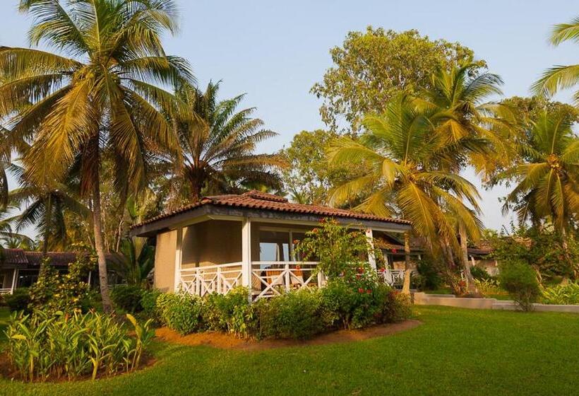 اتاق استاندارد با چشمانداز دریاچه, Coucoue Lodge