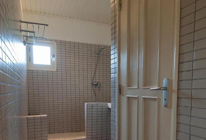 اتاق استاندارد با چشمانداز باغ, Coucoue Lodge