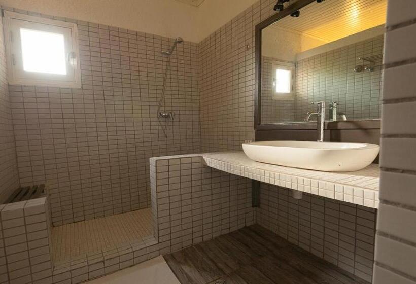 اتاق استاندارد با چشمانداز باغ, Coucoue Lodge